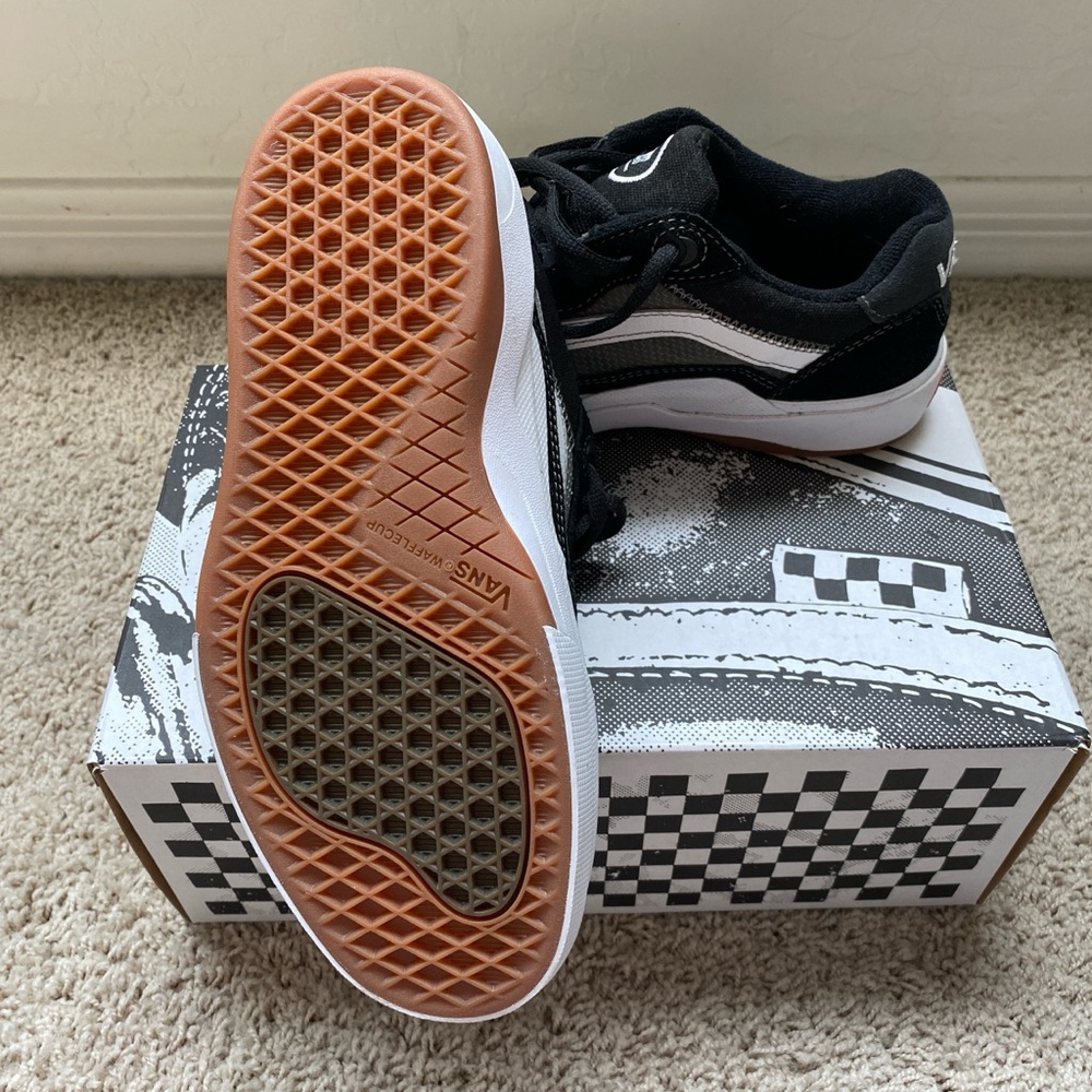 Vans - Picture 6 of 6